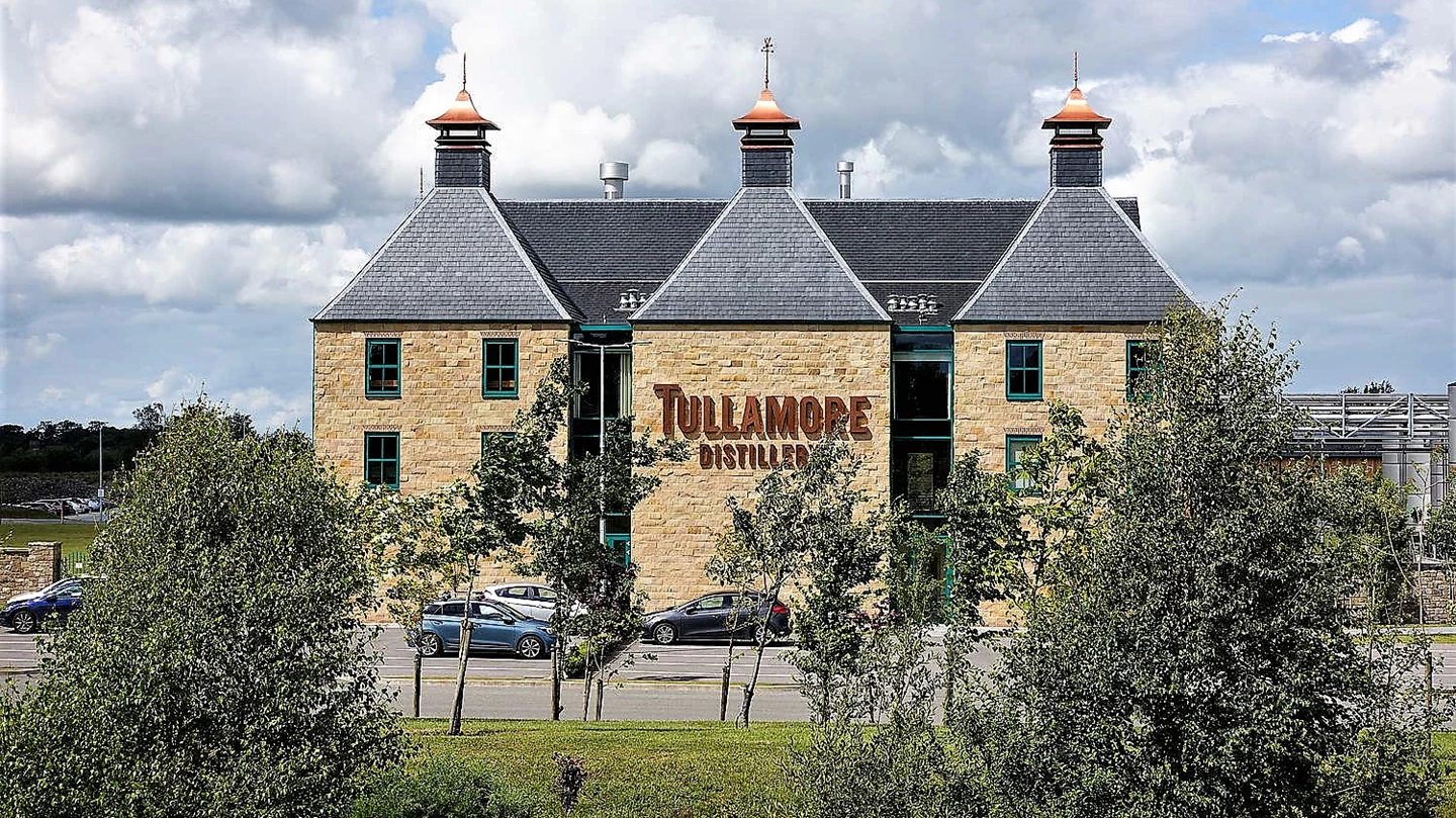 Tullamore_distillery_outside